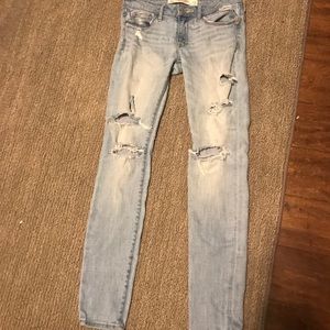 Abercrombie & Fitch distressed skinny jean
